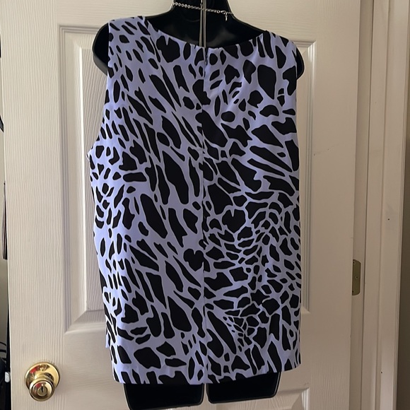 Dana Bachman Woman's Sleeveless Blouse Size XL color black/purple - Picture 2 of 4